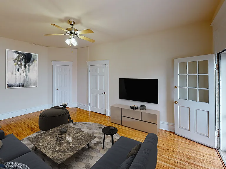 Dupont Apartments — Photo 5