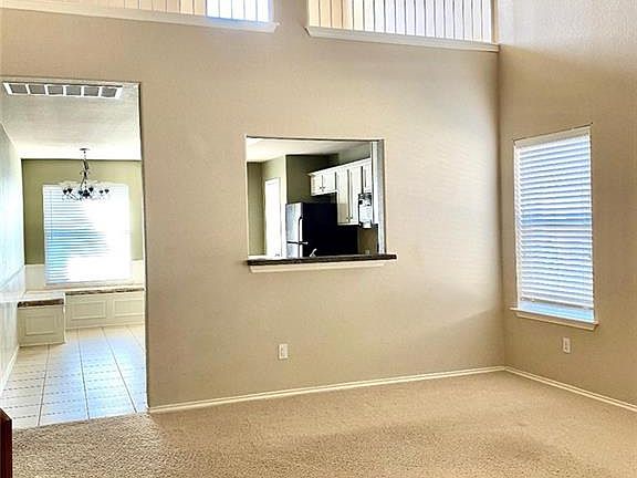5th image of 606 Alamo Plaza Dr