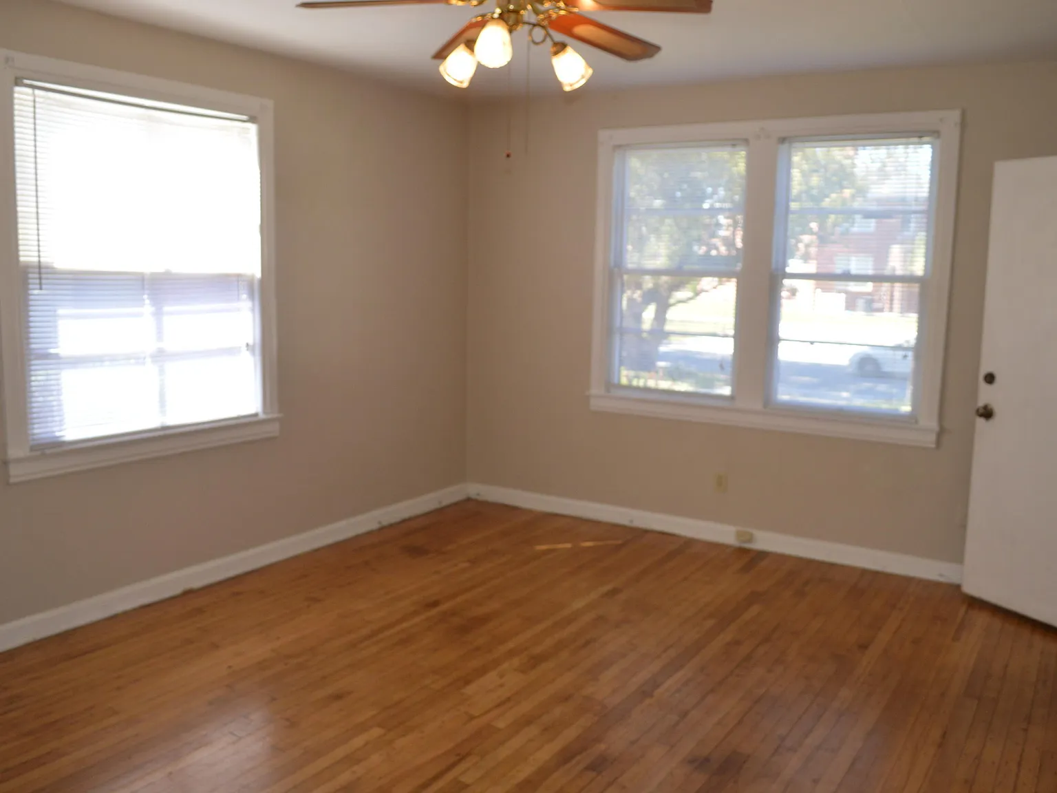1 bed, 1.0 bath, 700 sqft, $1,175 — Photo 2