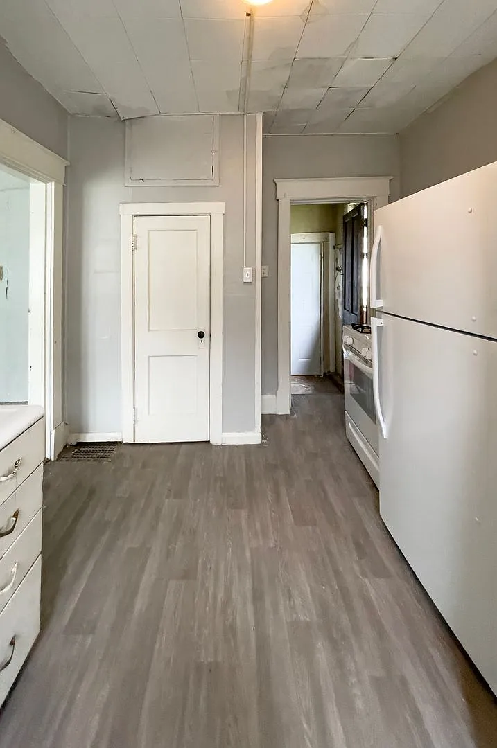 218 S Martin Ave — Photo 3