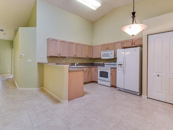4th image of 8102 Dolomtian Way