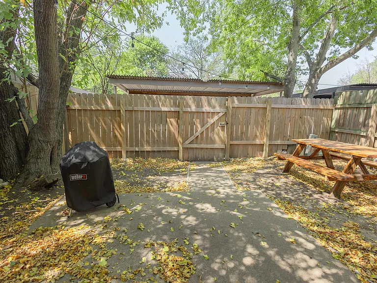 1714 Leona Dr — Photo 20