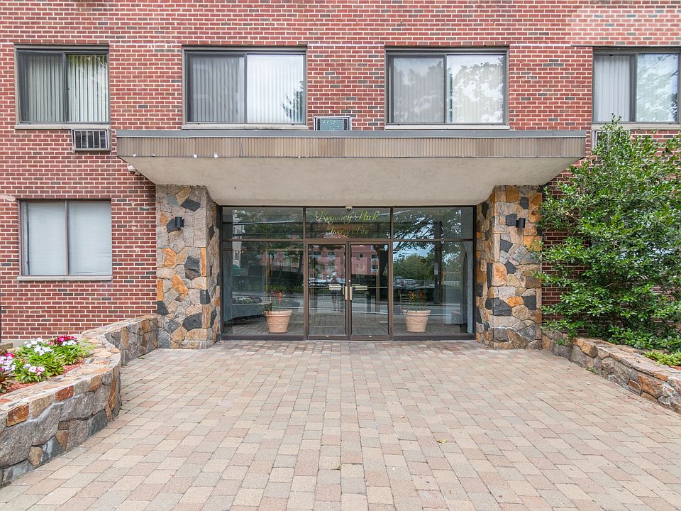 1st image of 25 Lake St APT 6E