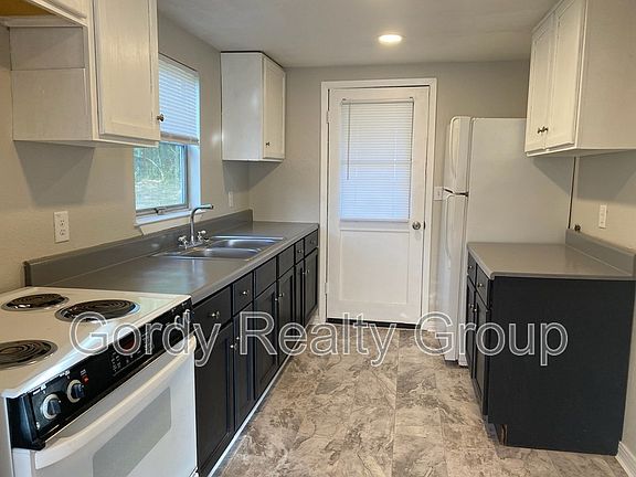 3rd image of 2814 Saint Johns St