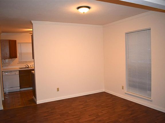 2nd image of 5040 Avery Ln