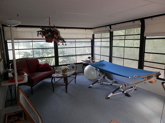 5th image of 239 Country Ln