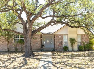 301 Mack Hollimon Dr E, Kerrville, TX 78028