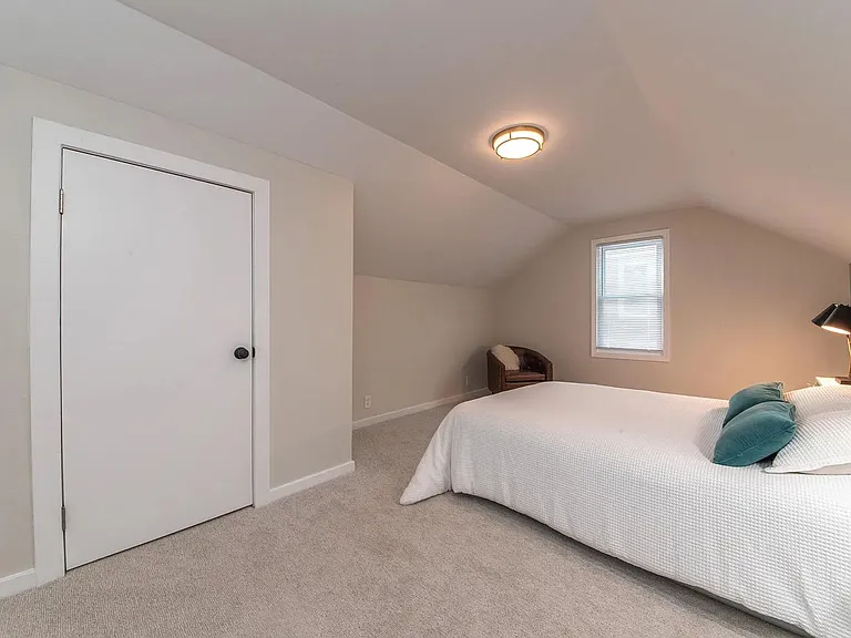 1647 Sylvan Ave SE — Photo 13
