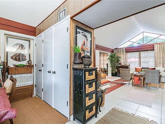 5th image of 628 Park Dr