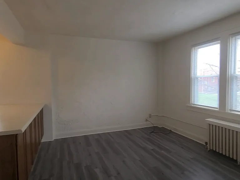 100 Academy Ave — Photo 2