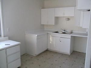 2nd image of 813 Woodland Ave