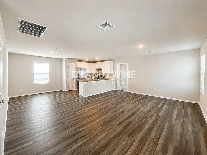 3 bed, 2.0 bath, 1450 sqft, $1,510 — Photo 4