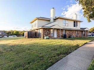 105 Peachtree Ct, Kennedale, TX 76060