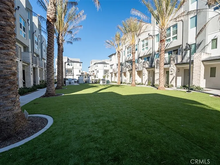 1415 W Cara Dr — Photo 45