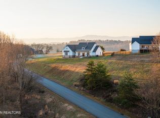 2609 Clyde Ed Rd, Kodak, TN 37764