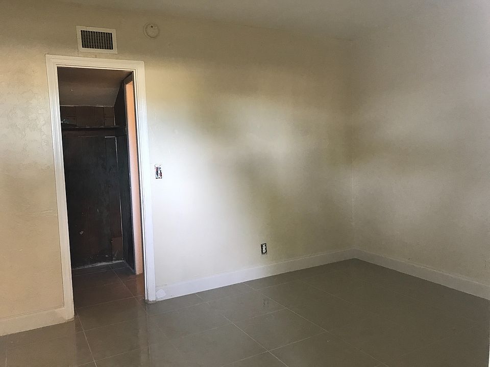 2nd image of 417 NW 5th St #9