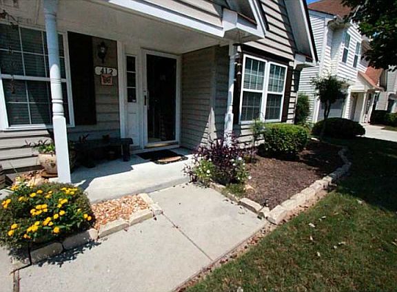 3rd image of 412 Kings Bishop Ct