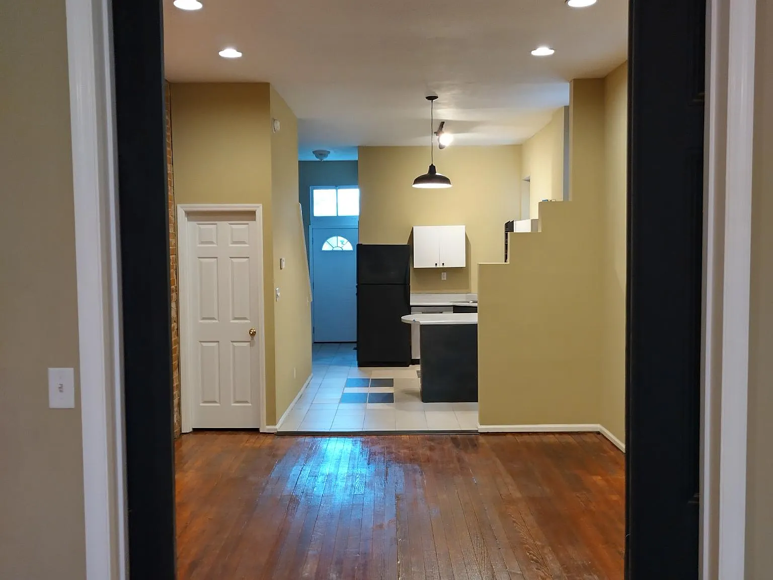 2 bed, 1100 sqft, $1,650 — Photo 3