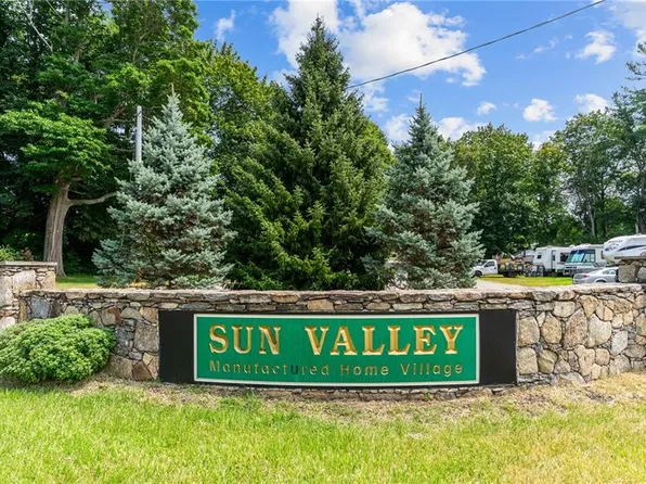 190 Cooper Ln, East Greenwich, RI 02818