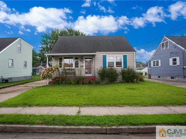 26 3rd St, Sayreville, NJ 08872