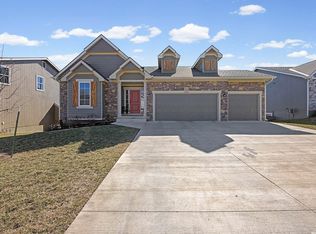 3611 Prairie Clover Ct, Lawrence, KS 66049