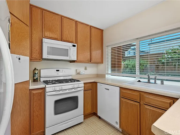 25837 Oak St #111 — Photo 8