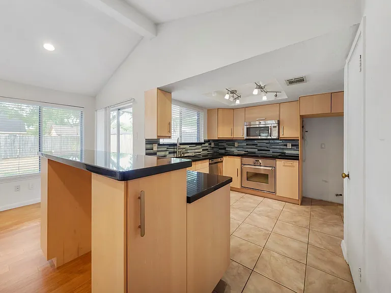 1223 Bramblebury Dr — Photo 11