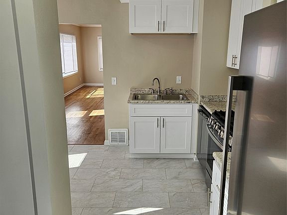 5th image of 3901 Lower Beaver Rd