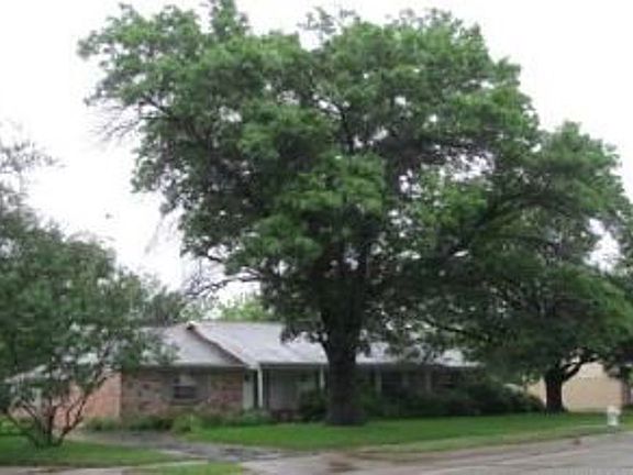 3rd image of 3237 Pebble Beach Dr