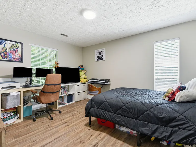 8400 Lesley Marie Ln — Photo 21