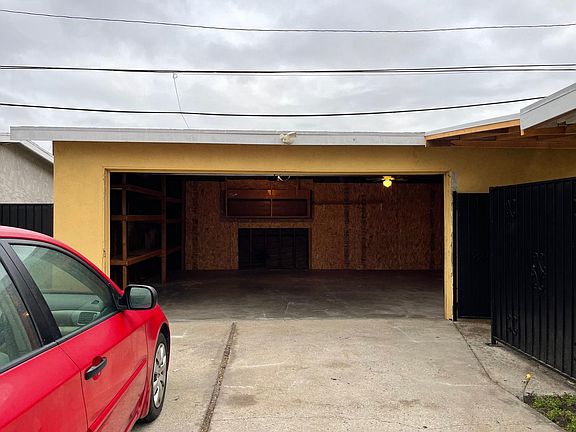 3rd image of 12601 Twintree Ln