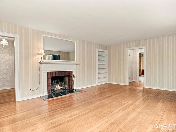 3rd image of 501 Lambert Rd