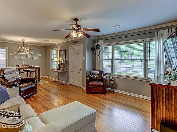 3rd image of 1663 Estate Dr