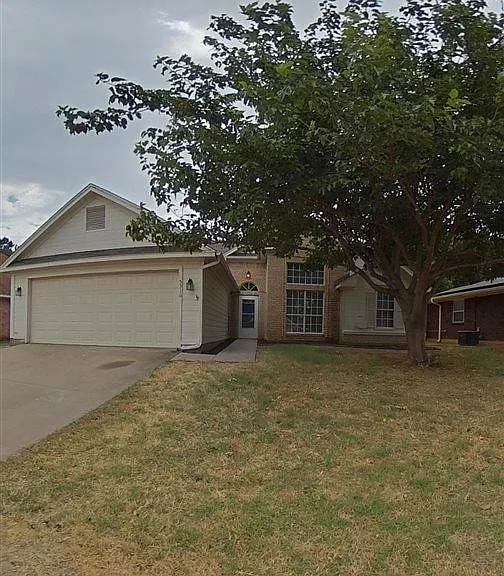 5316 Pebblestone Dr — Photo 1