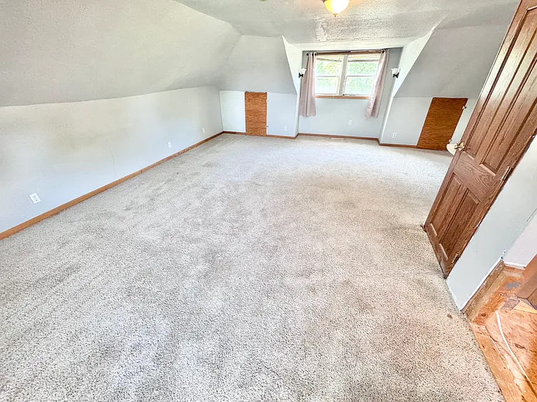 406 E Main St — Photo 14