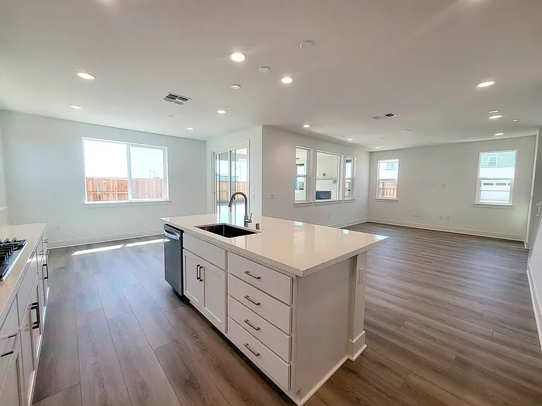 3184 Alverstone Dr — Photo 6