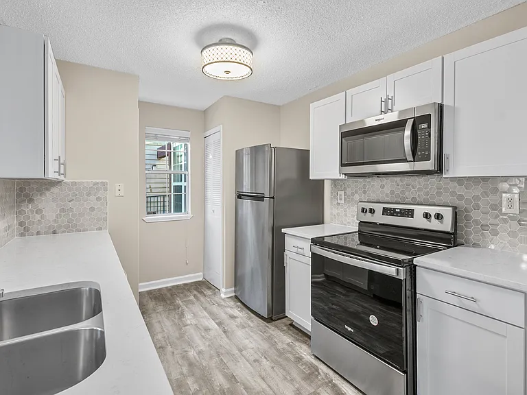 Cypress Pointe St — Photo 7