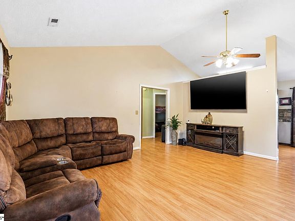 2nd image of 119 E Ridgemount Ct