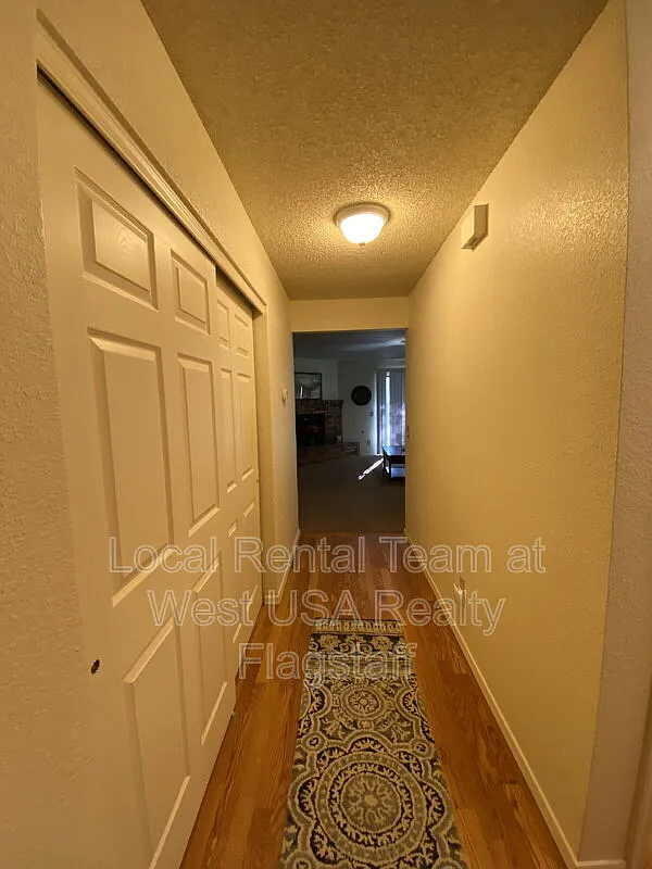 2 bed, 2.0 bath, 1276 sqft, $3,200 — Photo 2
