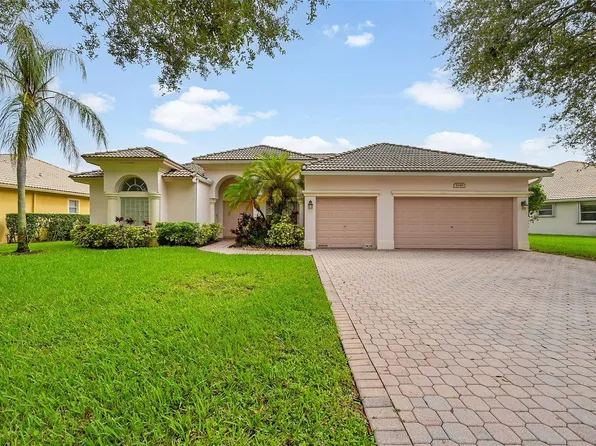 5045 NW 57th Way, Coral Springs, FL 33067