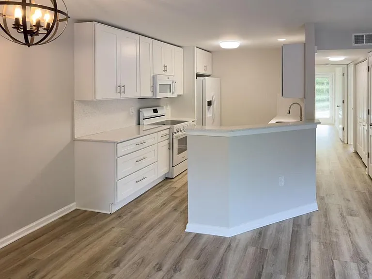 185 Lindfield Cir — Photo 6