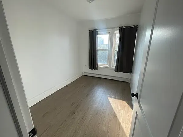 23-80 35th St #2, Astoria, NY 11105