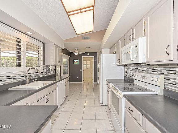 3rd image of 14407 W ANTELOPE Drive