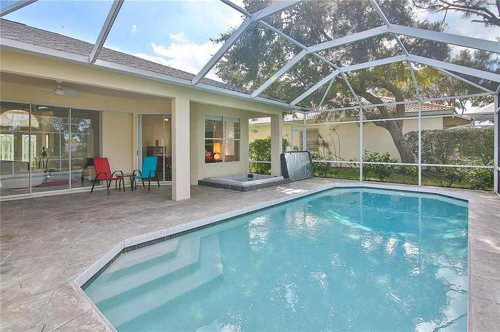 8920 Grey Oaks Ave — Photo 4
