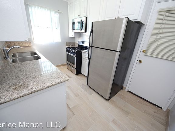 3rd image of 566 Venice Blvd APT 2