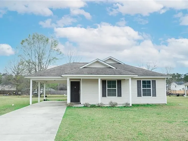 48295 Labonte Ln — Photo 1