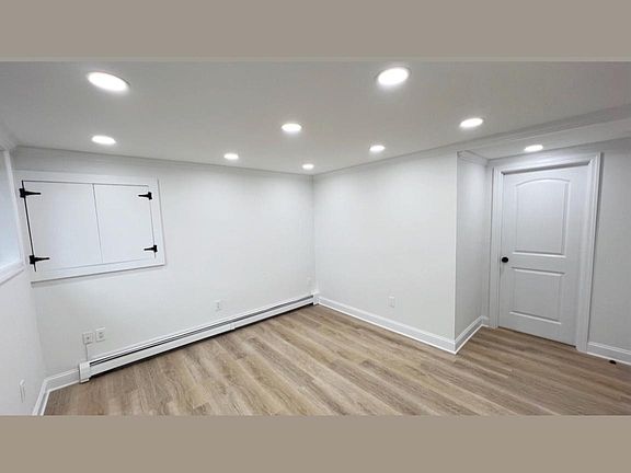 5th image of 1 Overlook Ln
