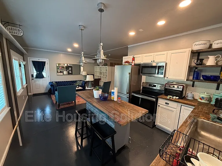 152 Edenwood Ln — Photo 3