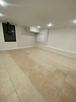 Rented by Peter R. Hungerford, LREB | media 35