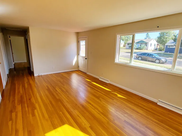 1113 Northeast Dr — Photo 3